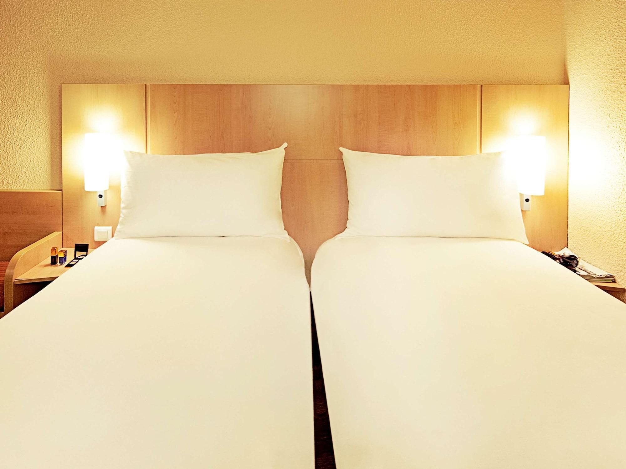 Отель Ibis Beauvais Aeroport Экстерьер фото