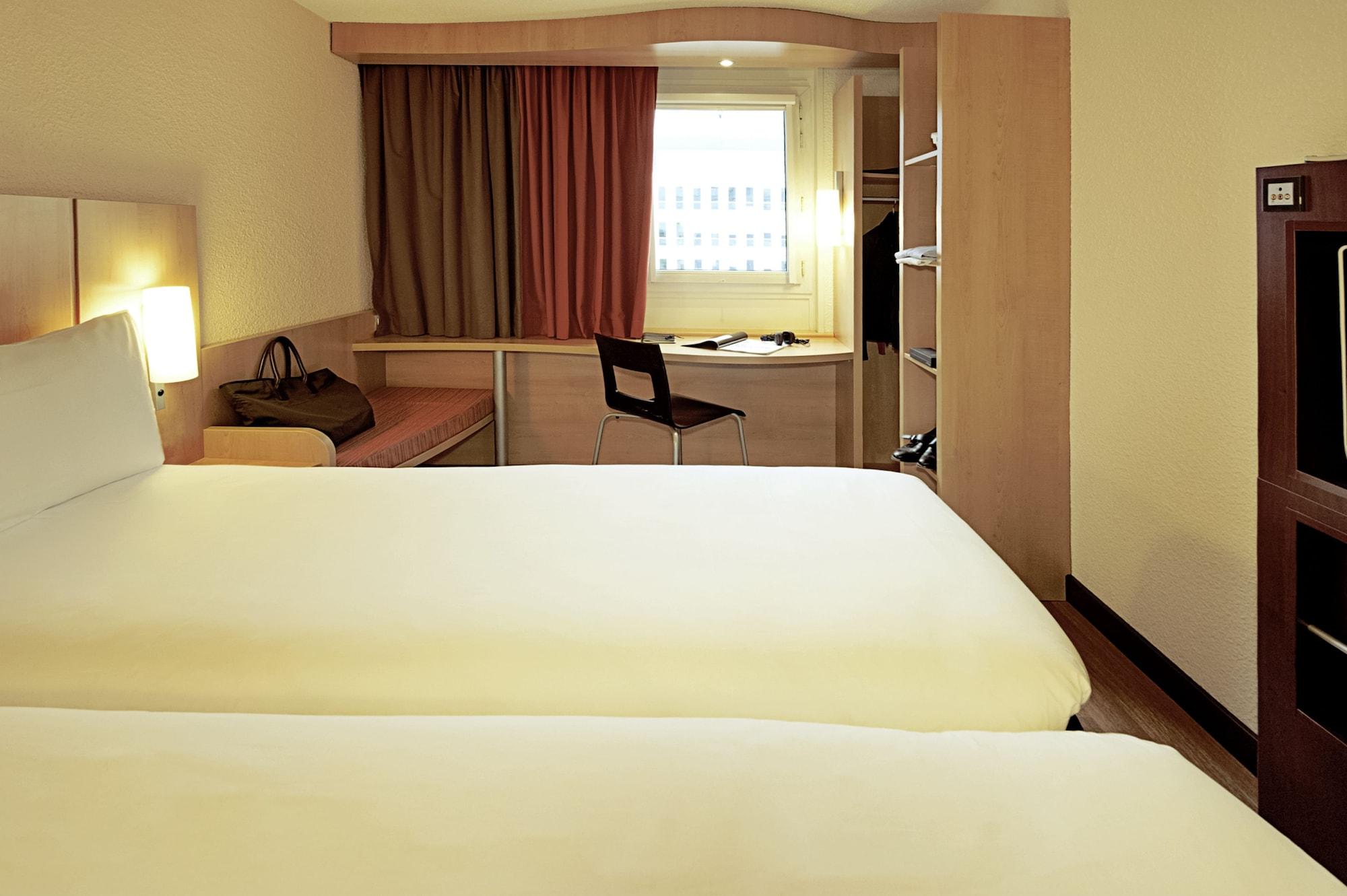 Отель Ibis Beauvais Aeroport Экстерьер фото