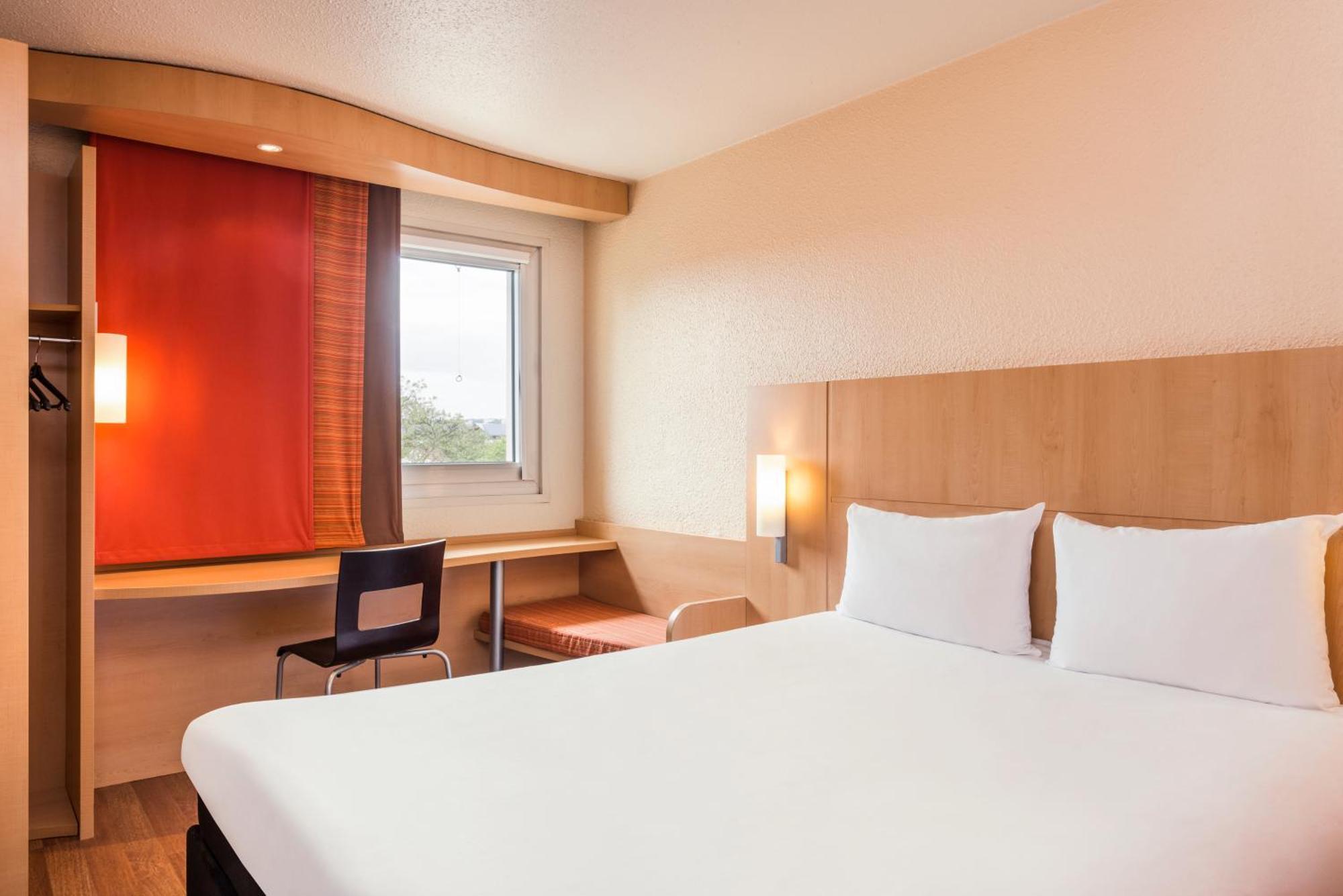 Отель Ibis Beauvais Aeroport Экстерьер фото