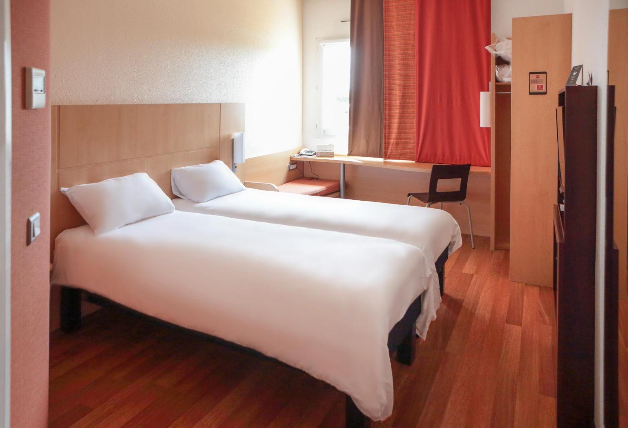 Отель Ibis Beauvais Aeroport Экстерьер фото