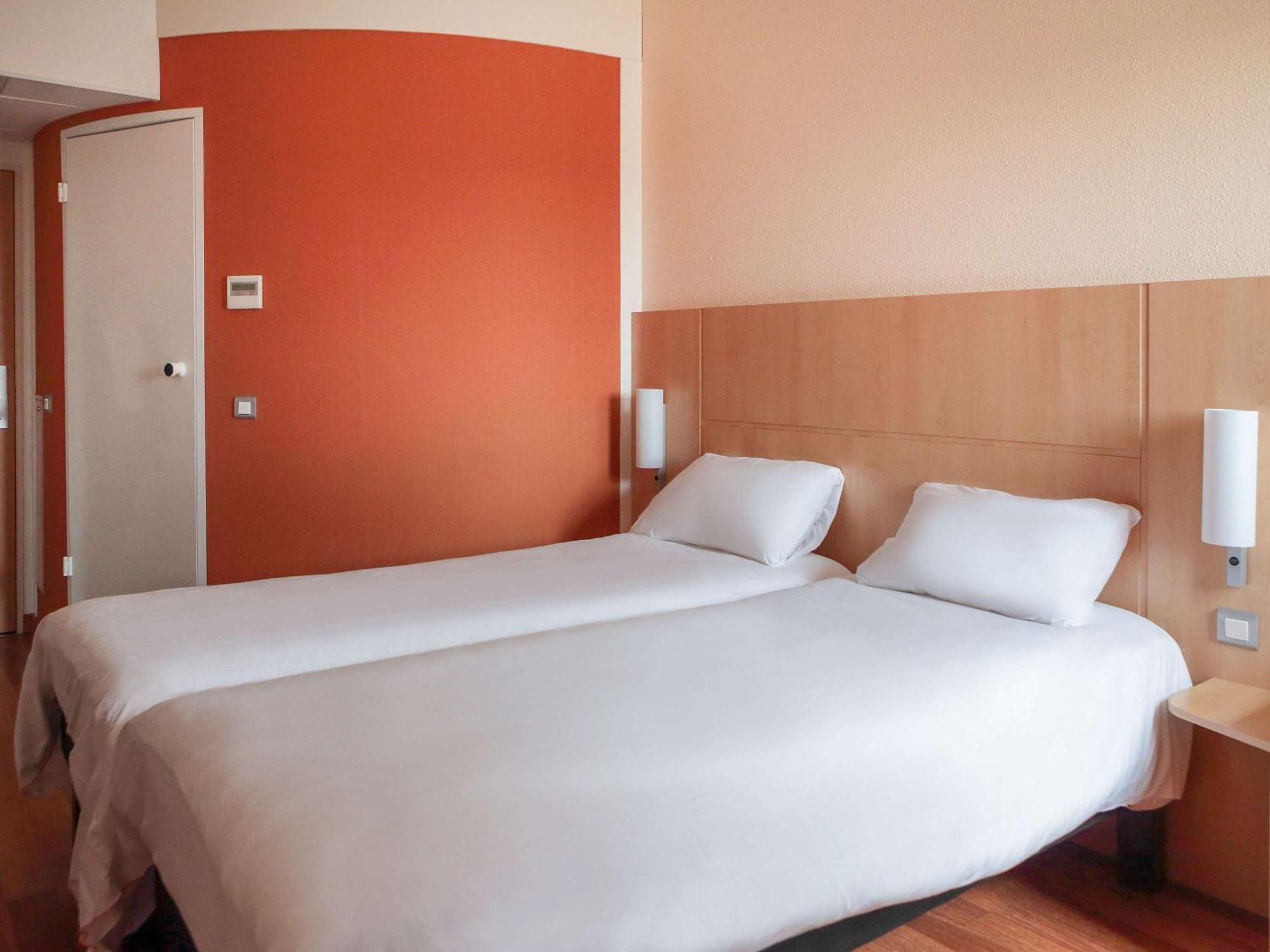 Отель Ibis Beauvais Aeroport Экстерьер фото