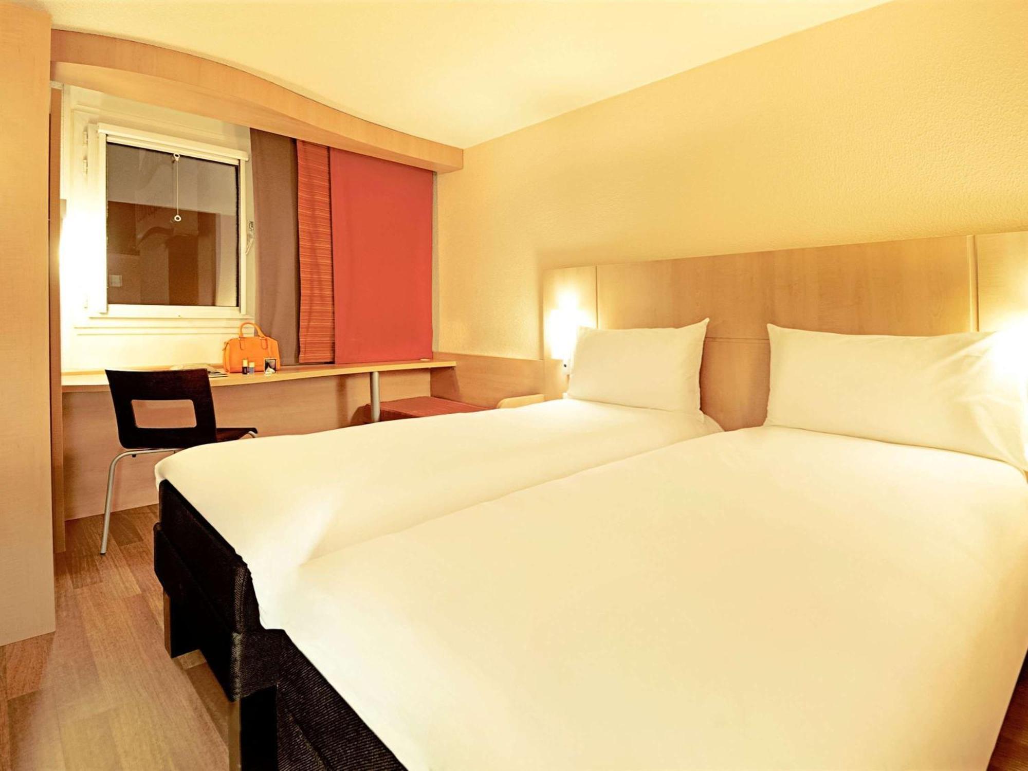 Отель Ibis Beauvais Aeroport Экстерьер фото
