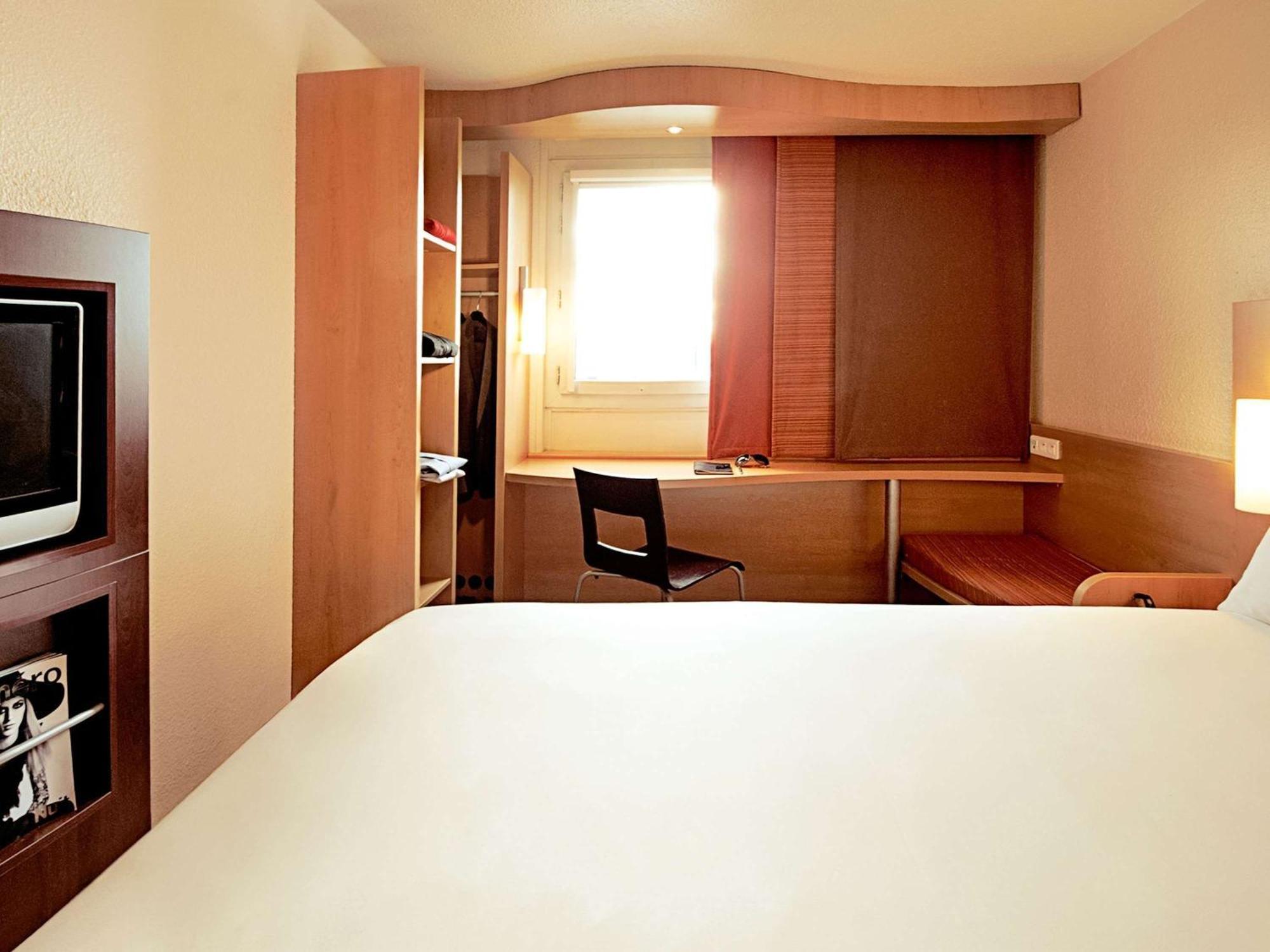 Отель Ibis Beauvais Aeroport Экстерьер фото