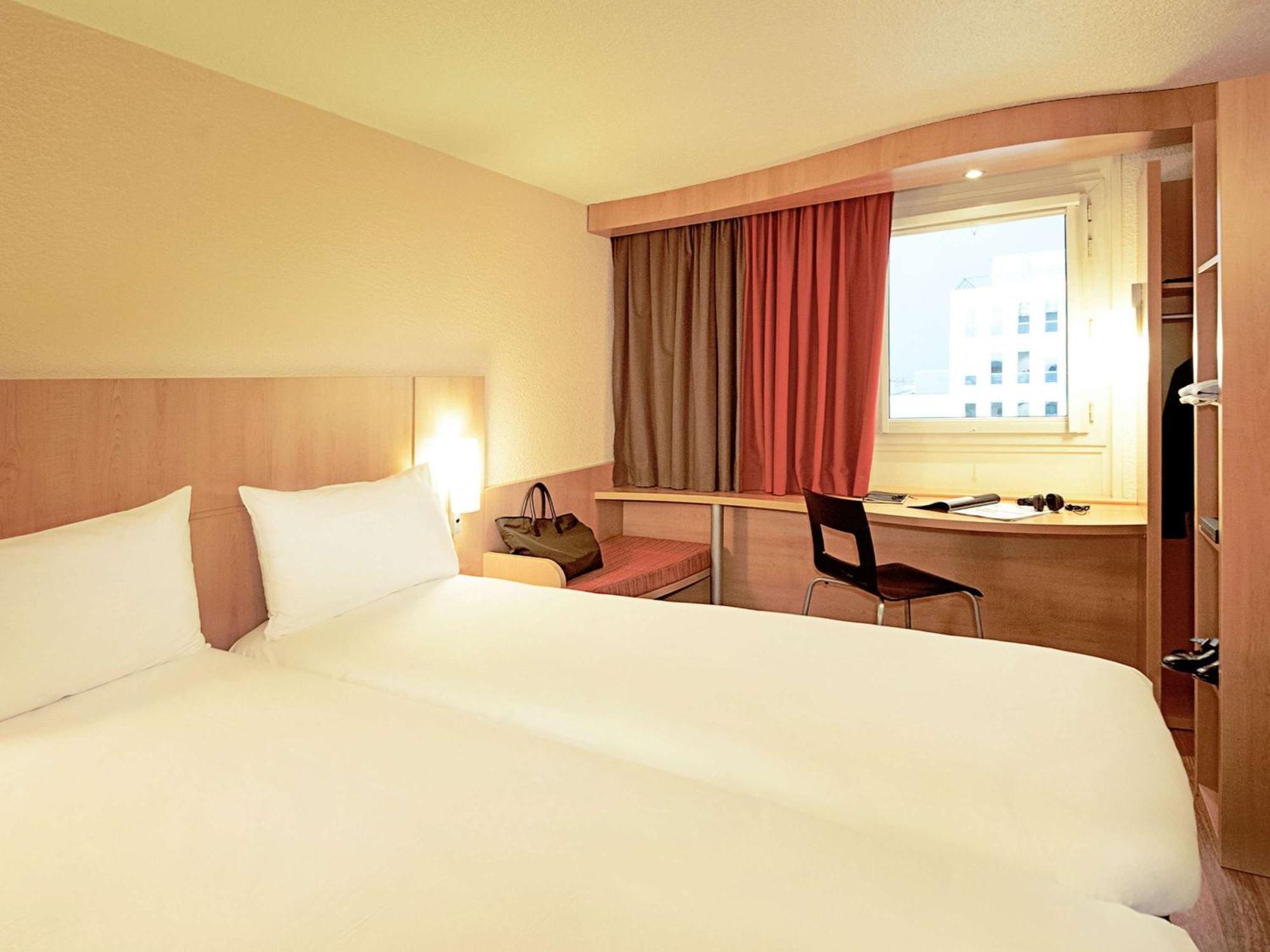 Отель Ibis Beauvais Aeroport Экстерьер фото