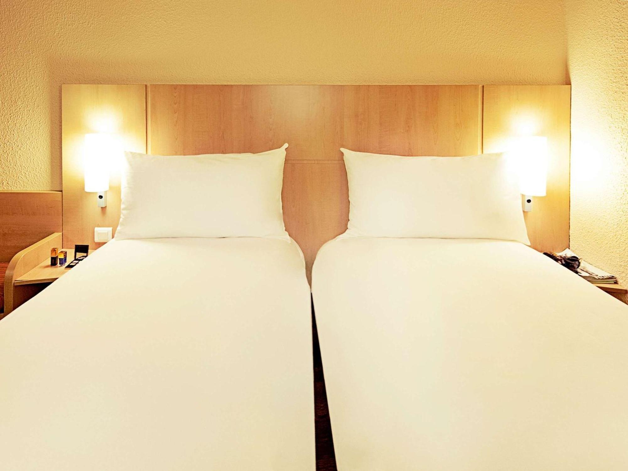 Отель Ibis Beauvais Aeroport Экстерьер фото