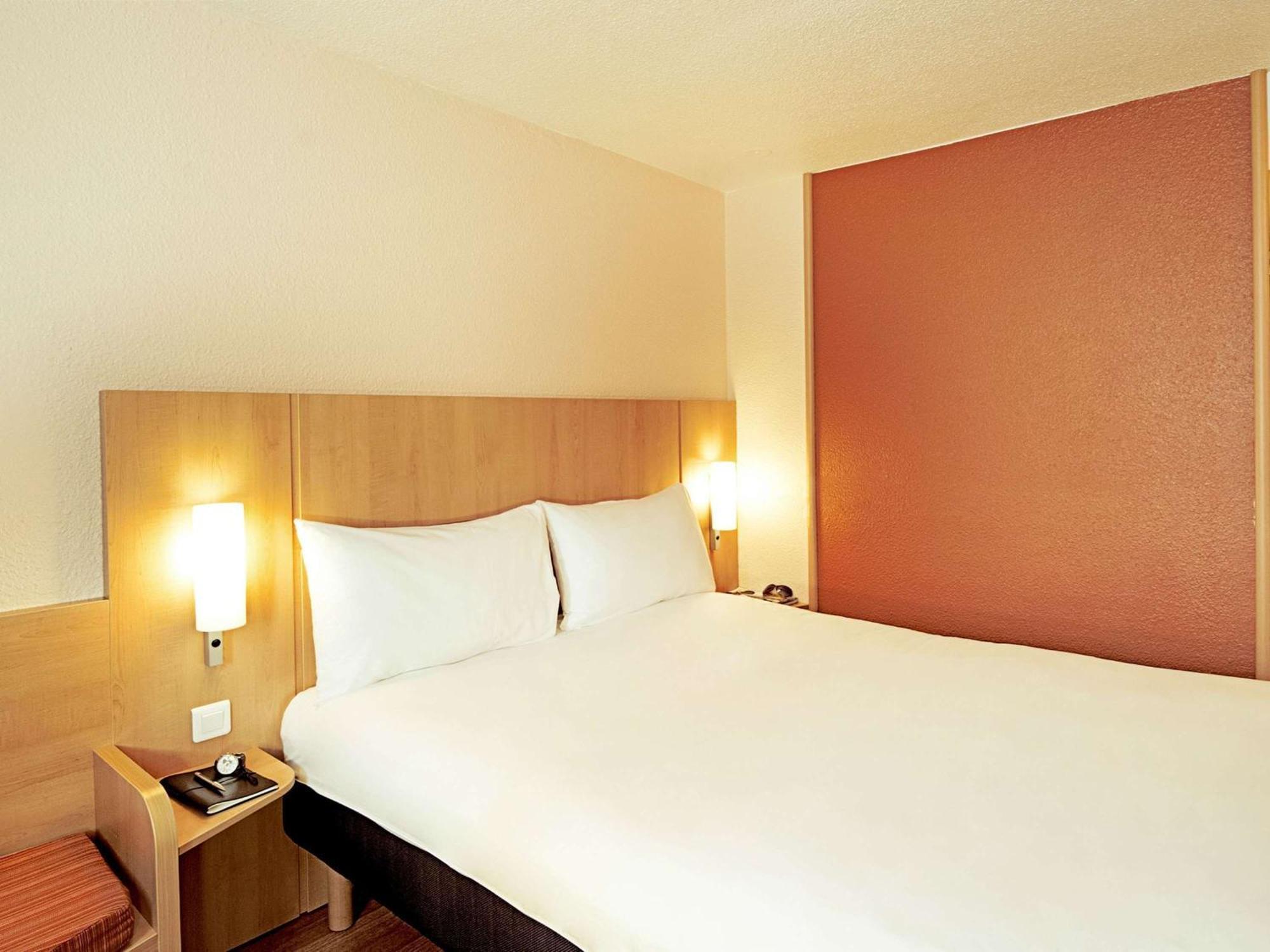 Отель Ibis Beauvais Aeroport Экстерьер фото