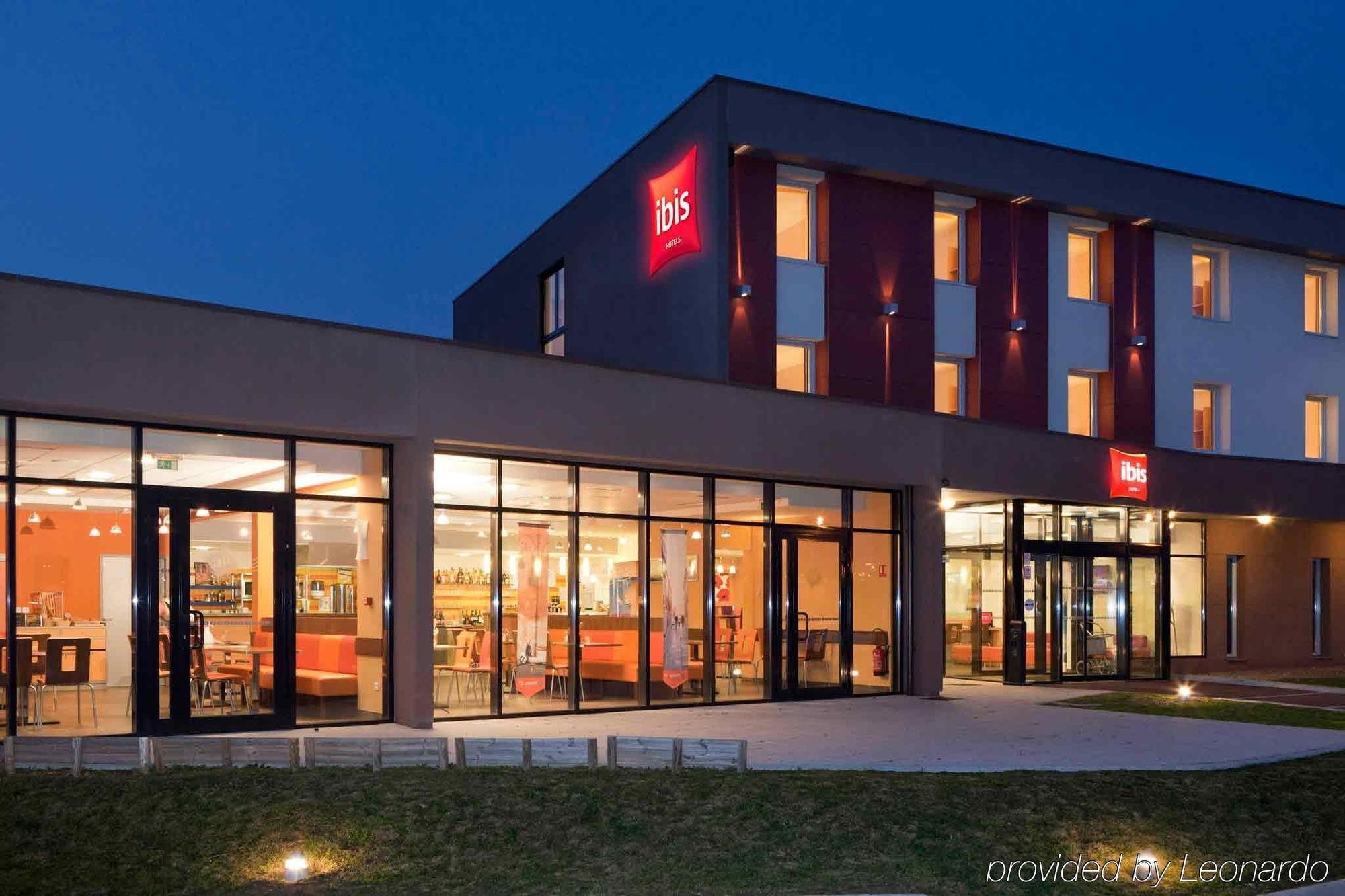 Отель Ibis Beauvais Aeroport Экстерьер фото