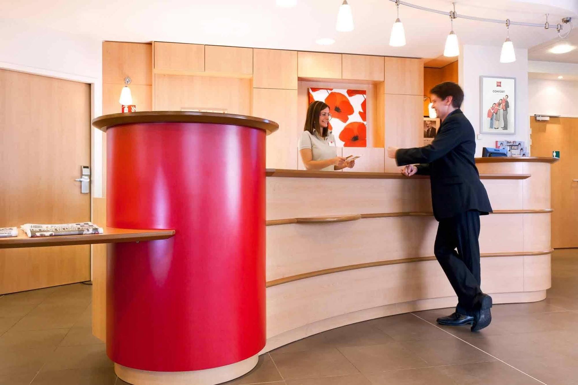 Отель Ibis Beauvais Aeroport Экстерьер фото